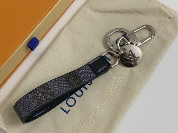 ブランドキーホルダー着用イメージ